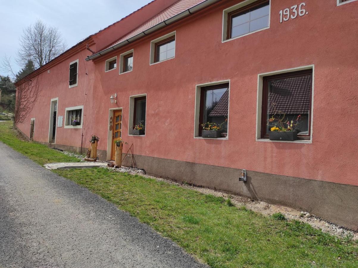 Ranc Cerveny Mlyn Villa Lisov  Luaran gambar